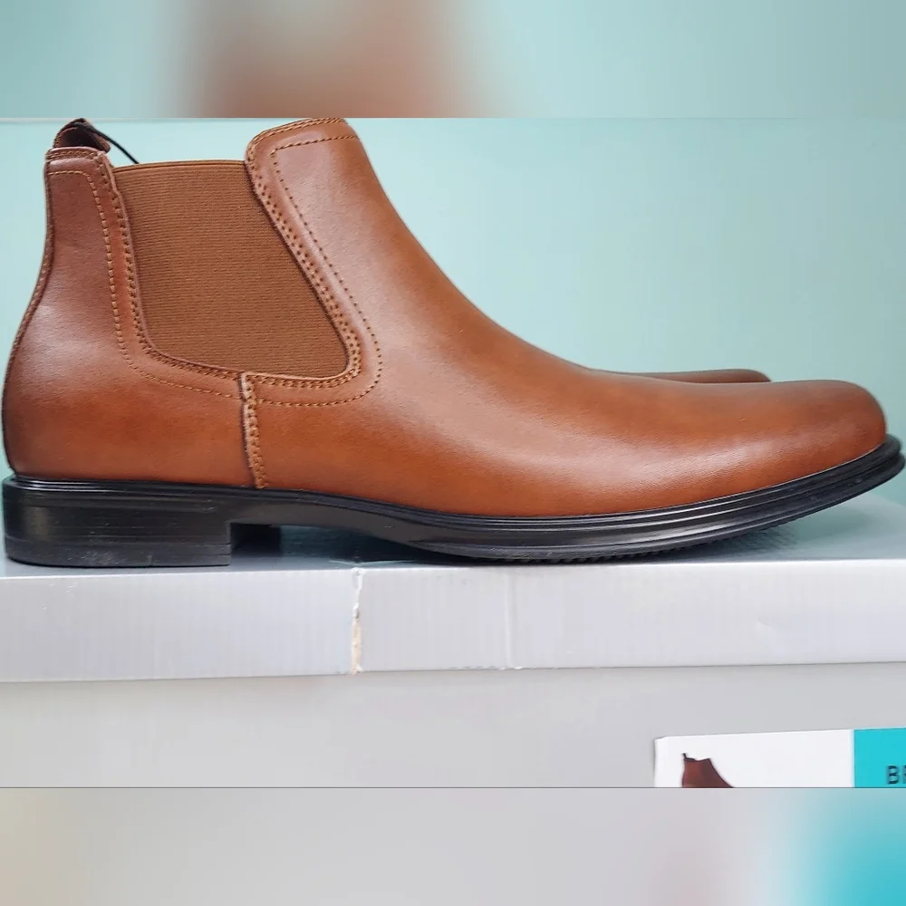 Perry Ellis Brown Leather Chelsea Boots Mens Size 12 NWT Business Casual Neutral